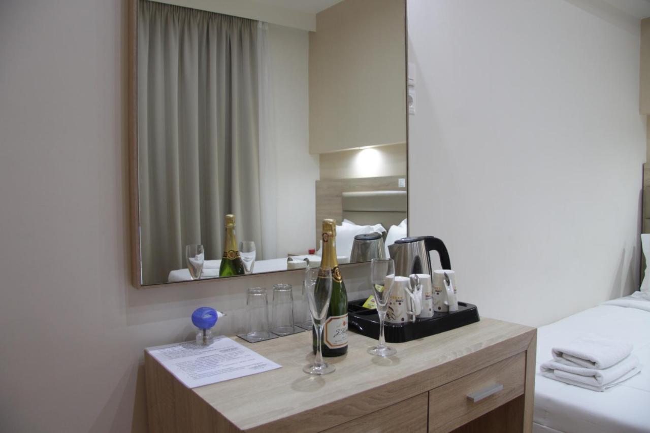 Elikon Hotel Athene Buitenkant foto