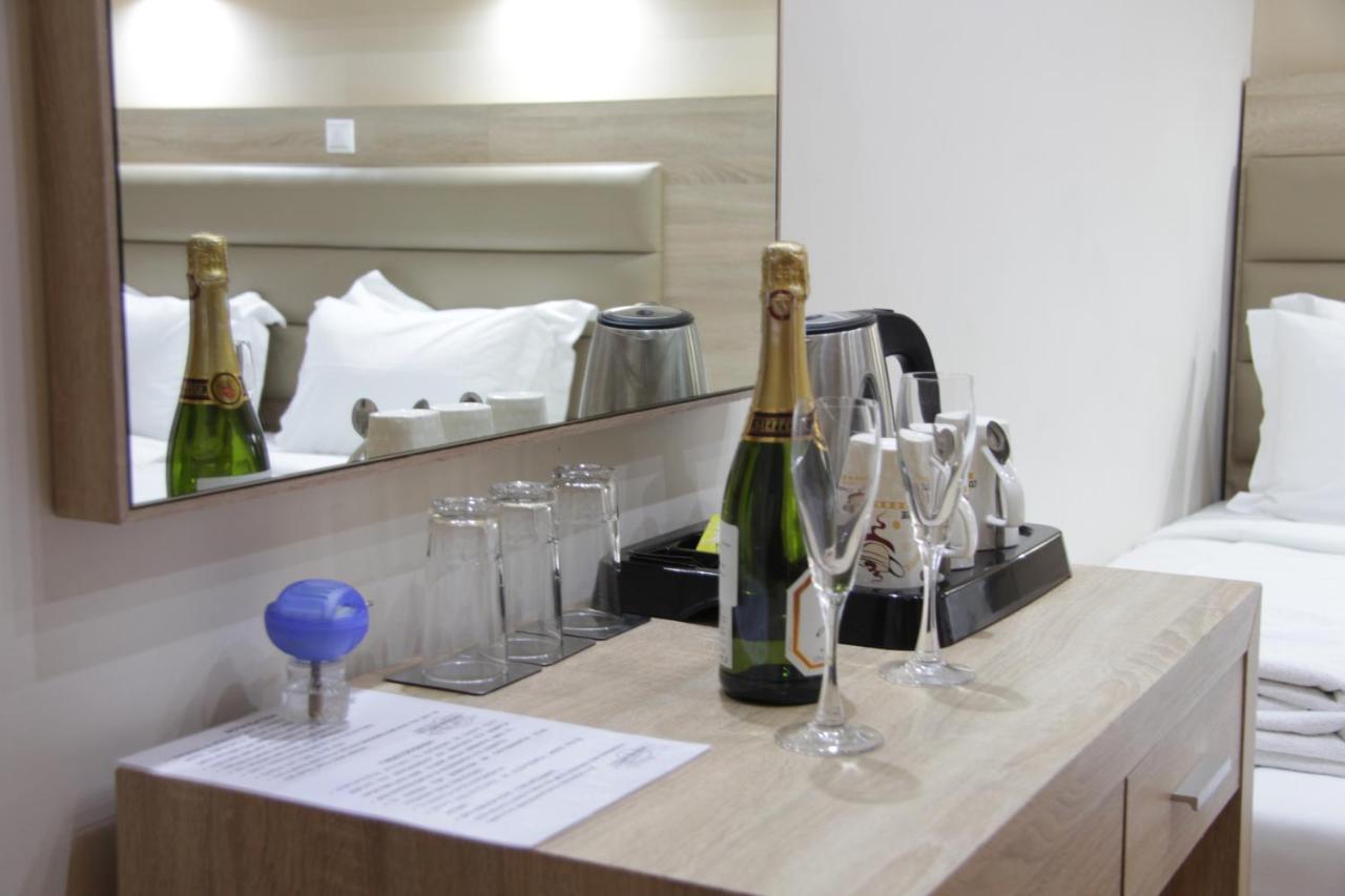 Elikon Hotel Athene Buitenkant foto